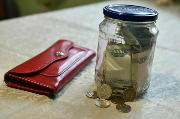 Долги по зарплате в России за месяц сократились на 5,8%