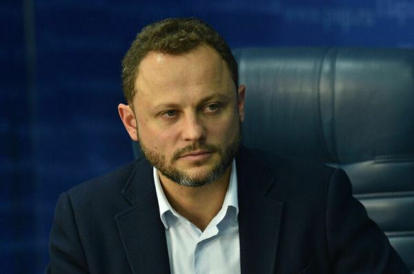 Федяев считает возможными санкции для водителей за нарушение требований с табло