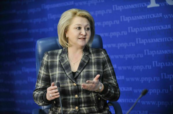 Гумерова призвала разобраться, почему молодые учителя уходят из школ