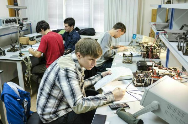 Кабмин увеличил квоты для целевиков в вузах на 2024 год