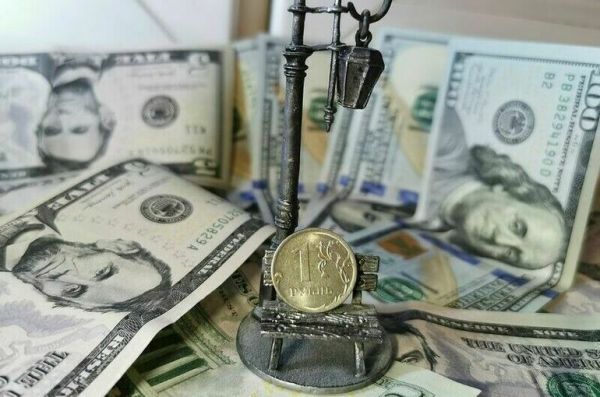 Курс доллара на Мосбирже превысил 91 рубль впервые с 14 ноября Курс доллара на Мосбирже превысил 91 рубль впервые с 14 ноября