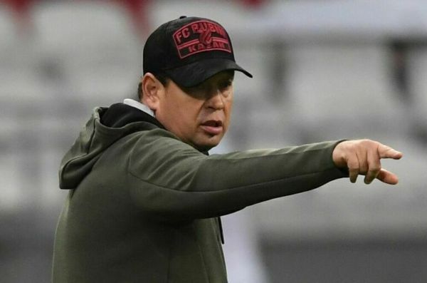 Леонид Слуцкий возглавил футбольный клуб «Шанхай Шэньхуа» Леонид Слуцкий возглавил футбольный клуб «Шанхай Шэньхуа»