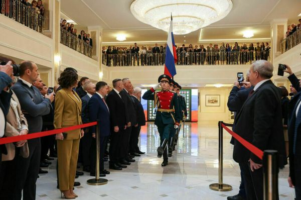 Мариуполю и Мелитополю вручили &laquo;Мечи Победы&raquo;