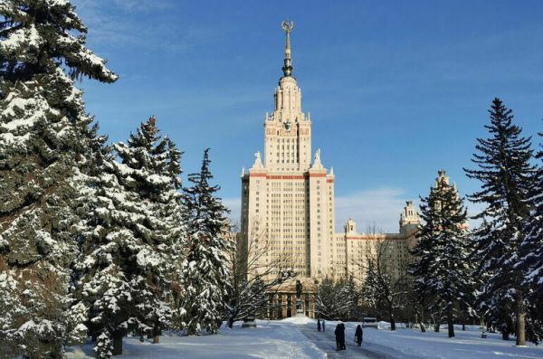 Москвичам спрогнозировали солнечные выходные с ночными морозами