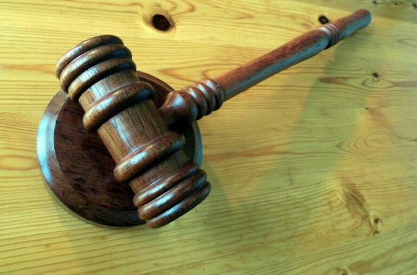 Отца стрелявшей в гимназии Брянска девочки заключили под стражу