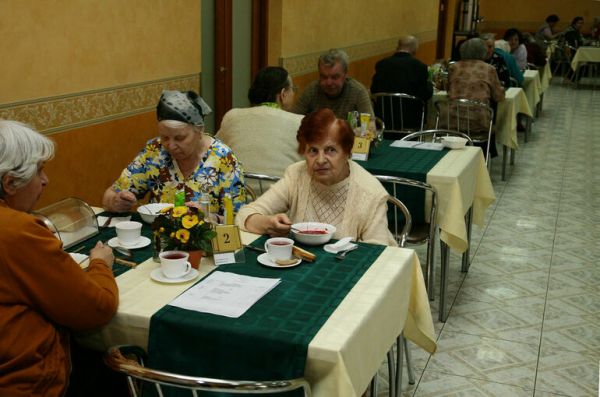 Постояльцам домов престарелых предложили дать право готовить себе еду