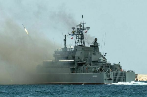При отражении атаки ВСУ в Феодосии был поврежден корабль &laquo;Новочеркасск&raquo;