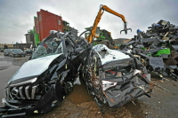 Продажи книг Акунина и Быкова* приостановили из-за их высказываний против РФ