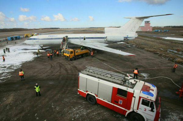 Прокуратура проводит проверку после 30-часовой задержки рейса в Дубай