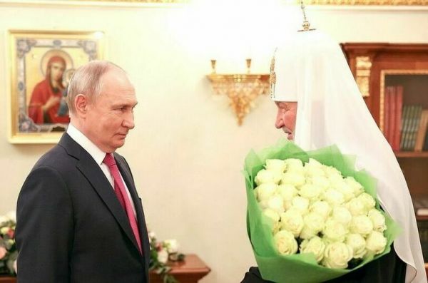 Путин лично поздравил патриарха Кирилла с 15-летием интронизации