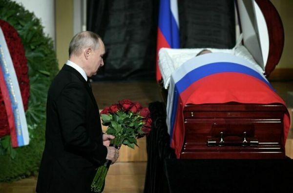 Путин простился с председателем Верховного суда Лебедевым