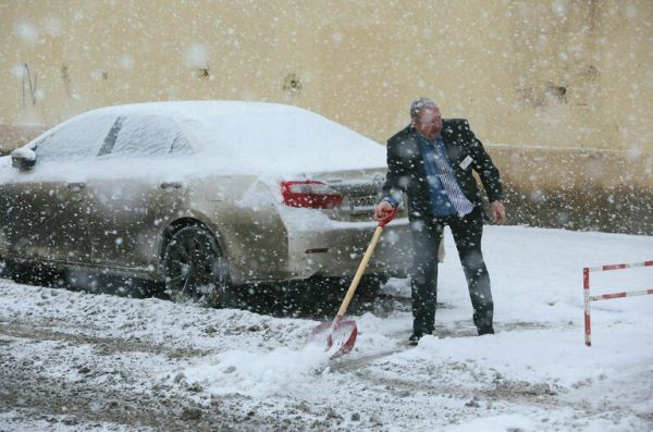 Снегопад и ветер до 18 метров в секунду ожидаются вечером в Москве