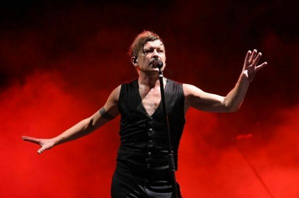 Солист &laquo;Би-2&raquo; Егор Бортник* прилетел в Израиль