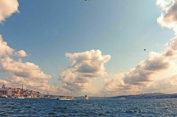 Транзит судов через Босфор перекрыт из-за поломки идущего из РФ танкера Транзит судов через Босфор перекрыт из-за поломки идущего из РФ танкера