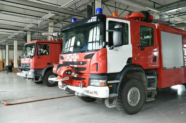 Три человека пострадали при пожаре на автозаправке в Химках