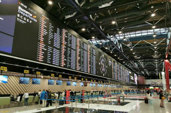 В аэропортах Москвы проведут эксперимент по сбору биометрии у иностранцев