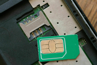 В Минцифры предложили ужесточить контроль за сменой оператора с сохранением номера