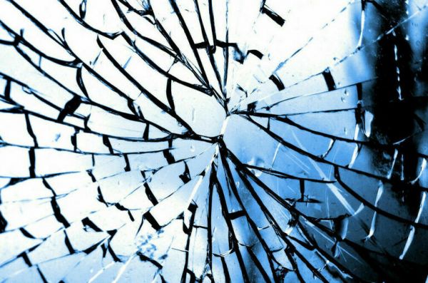 В Ростове обломки сбитого беспилотника повредили шесть домов и автомобиль