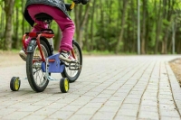 В вузах и торговых центрах предложили создать места для кормления детей