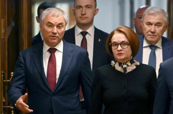 Вячеслав Володин поздравил Эльвиру Набиуллину с днем рождения