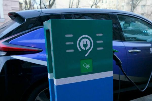 Зарядные станции электрокаров с 2025 года начнут оборудовать российским ПО