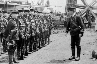 Застрявших на таможне Китая россиян начали вывозить по мосту через Амур